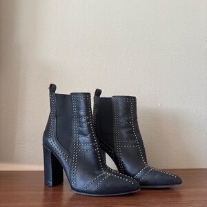 Womens Vince Camuto Basila Studded Ankle Boots size 5.5